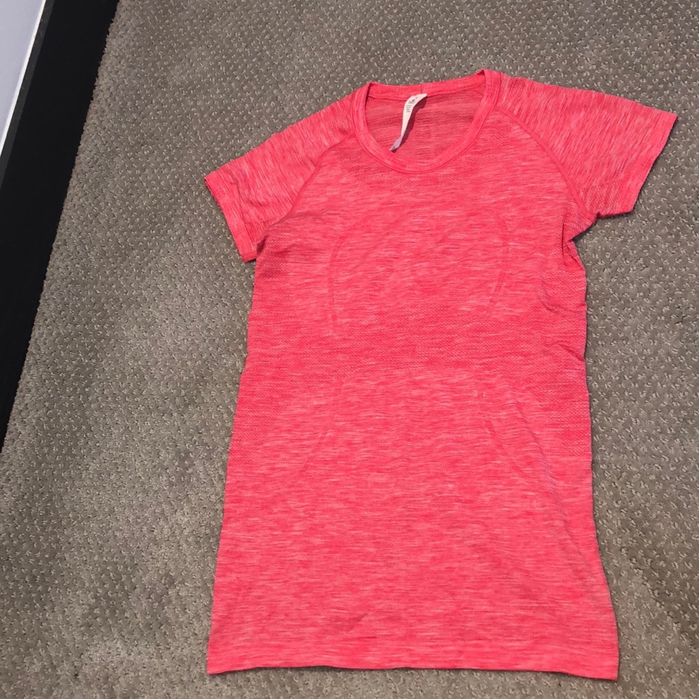 Lululemon T-shirt